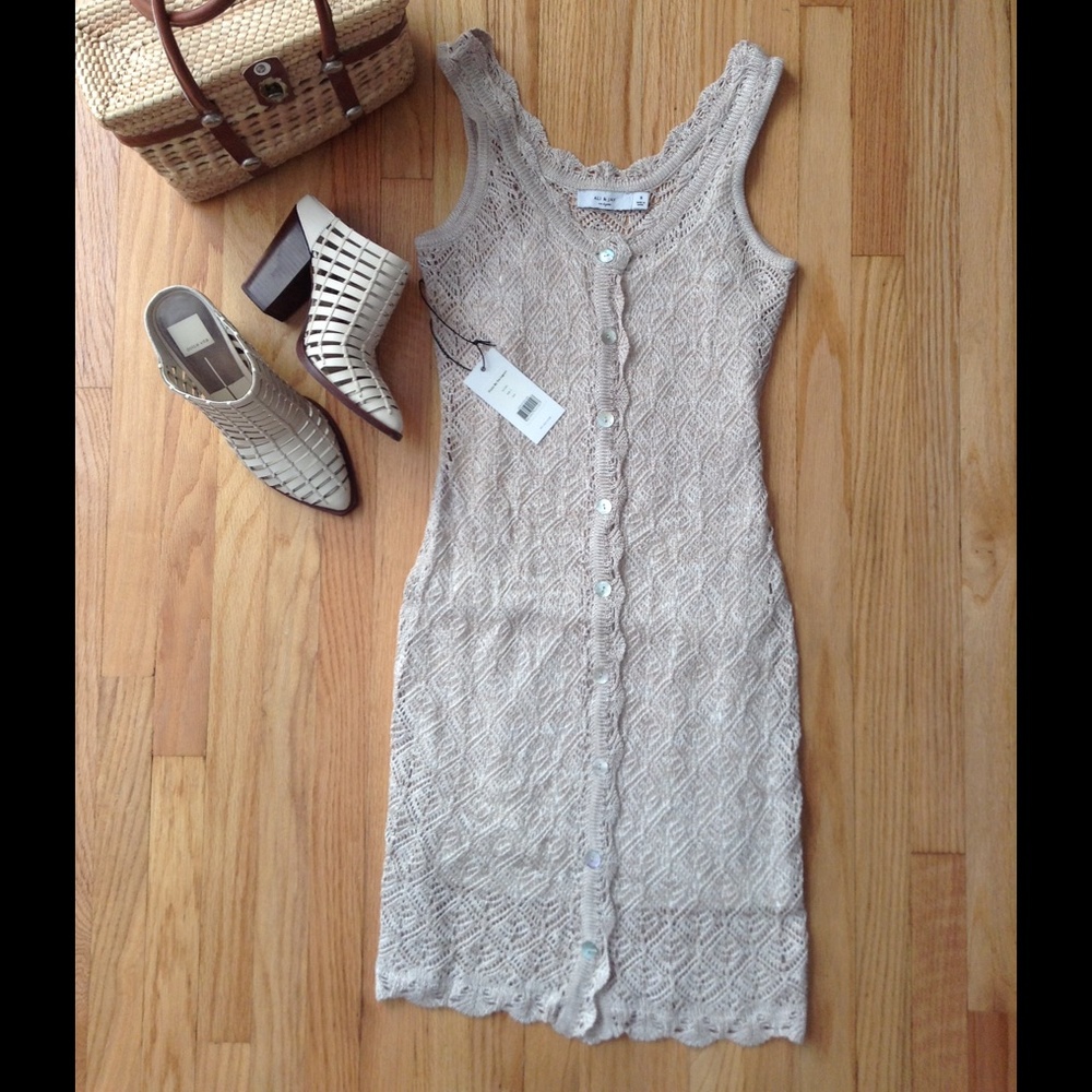 Picnic by the lagoon dress
